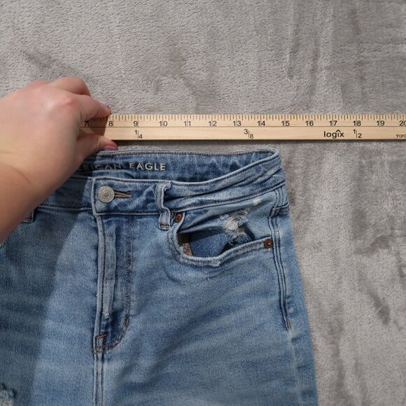 American Eagle Jeans Womens 6 Blue Mom Pants Whiskering Slim Straight Distressed - Picture 12 of 16